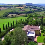 Borgo Dei Cipressi 12&2, Emma טודי