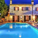 Villa Borgo Dei Cipressi 16+3 *