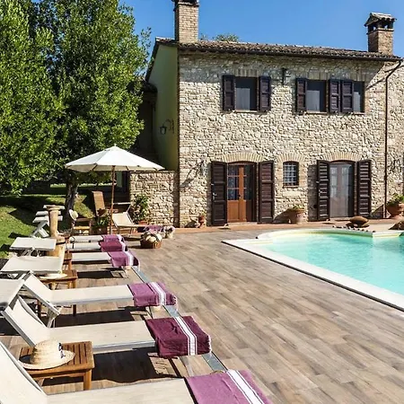 Borgo Dei Cipressi 12&2, Emma