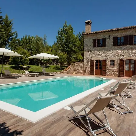 Borgo Dei Cipressi 12&2, Emma *