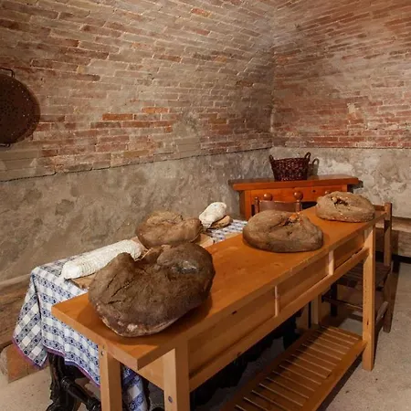 Villa Borgo Dei Cipressi 12&2, Emma *