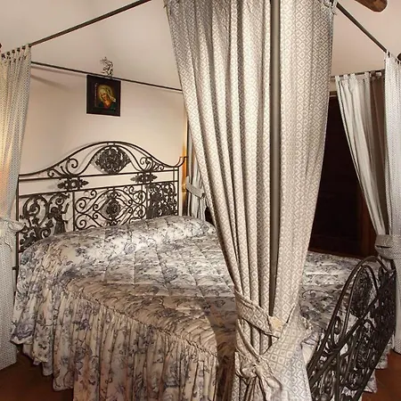 Villa Borgo Dei Cipressi 12&2, Emma *