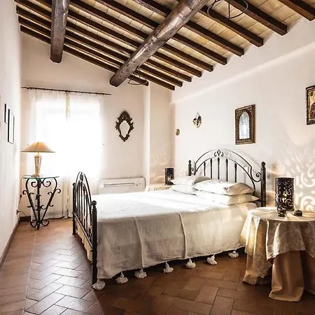 Villa Borgo Dei Cipressi 12&2, Emma Todi