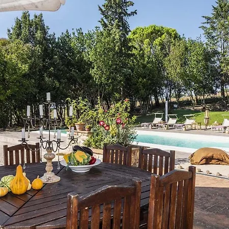 Villa Borgo Dei Cipressi 12&2, Emma *