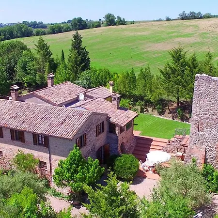 Borgo Dei Cipressi 12&2, Emma Todi